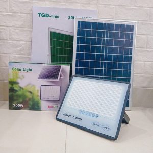 Đèn Pha Năng Lượng Mặt Trời Tổ Ong 200W (Hàng Cty)