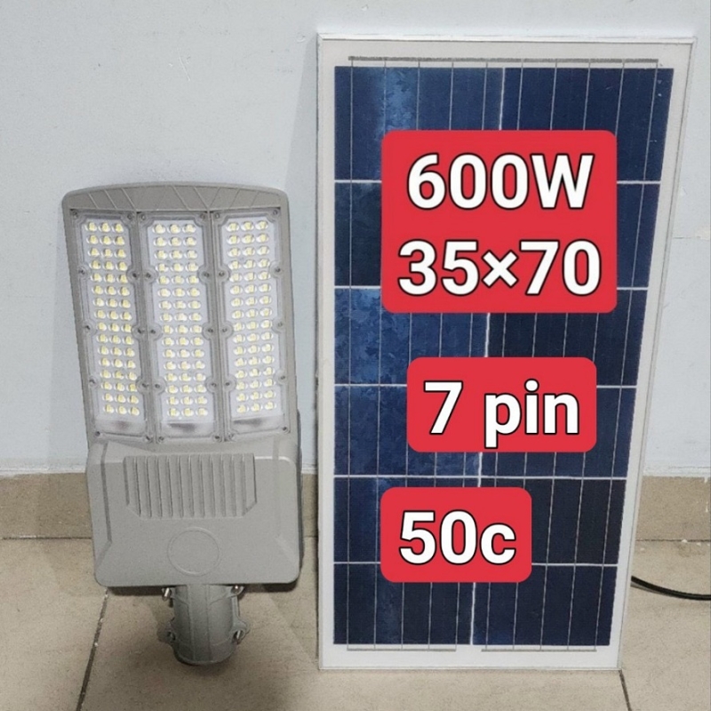 Đèn Đường Năng Lượng Mặt Trời Vát 3 Mặt Xám YGT 600W (đặt trước 2 tiếng)