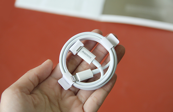 Cáp sạc nhanh Type C to Lightning 20W Remax RC-C026 1