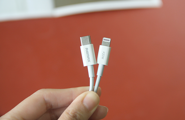 Cáp sạc nhanh Type C to Lightning 20W Remax RC-C026 3