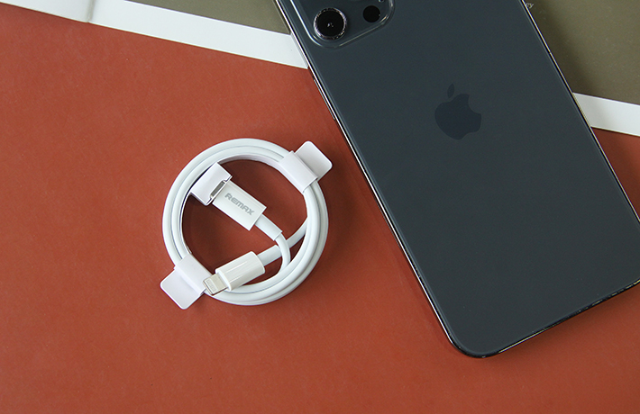 Cáp sạc nhanh Type C to Lightning 20W Remax RC-C026 6