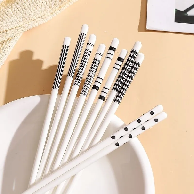 Hàng Cao Cấp) Hộp 5 Đôi Đũa Gốm Sứ Nhật Bản Cao Cấp - Đũa Sứ Ceramic