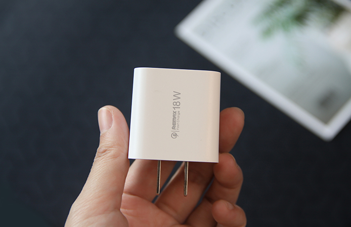 Củ sạc nhanh 1 cổng 18W Remax RP-U119 5