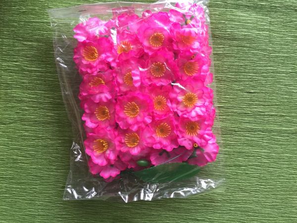 Hoa đào giả trang trí 1 bịch có 40 hoa giá sỉ, giá bán buôn - Thị Trường Sỉ