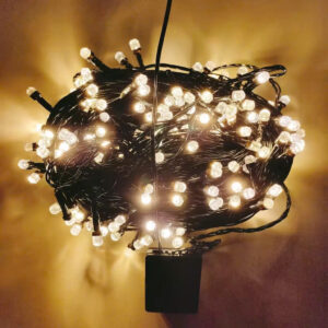 (Dây Đen) Đèn Led Khoảng 35 đến 40M Sáng Vàng