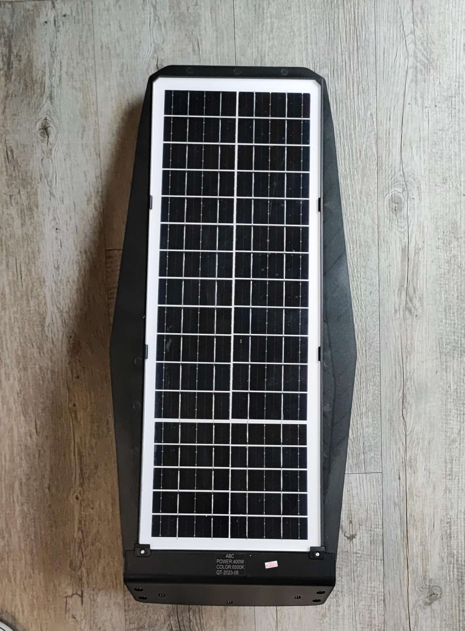 Đèn đường LED năng lượng mặt trời Jortan tích hợp camera IP Wifi - Hệ thống chiếu sáng ngoài trời thân thiện với môi trường kèm chức năng giám sát - Electromann SA