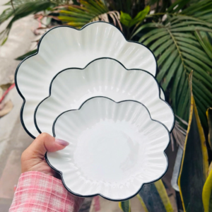 Dĩa Sứ Hình Hoa Mai Trắng Viền Đen 15cm Size 6