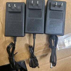Nguồn Adapter sạc PIN Li-ion: 21V - 2A Chui Lớn 5.5mm
